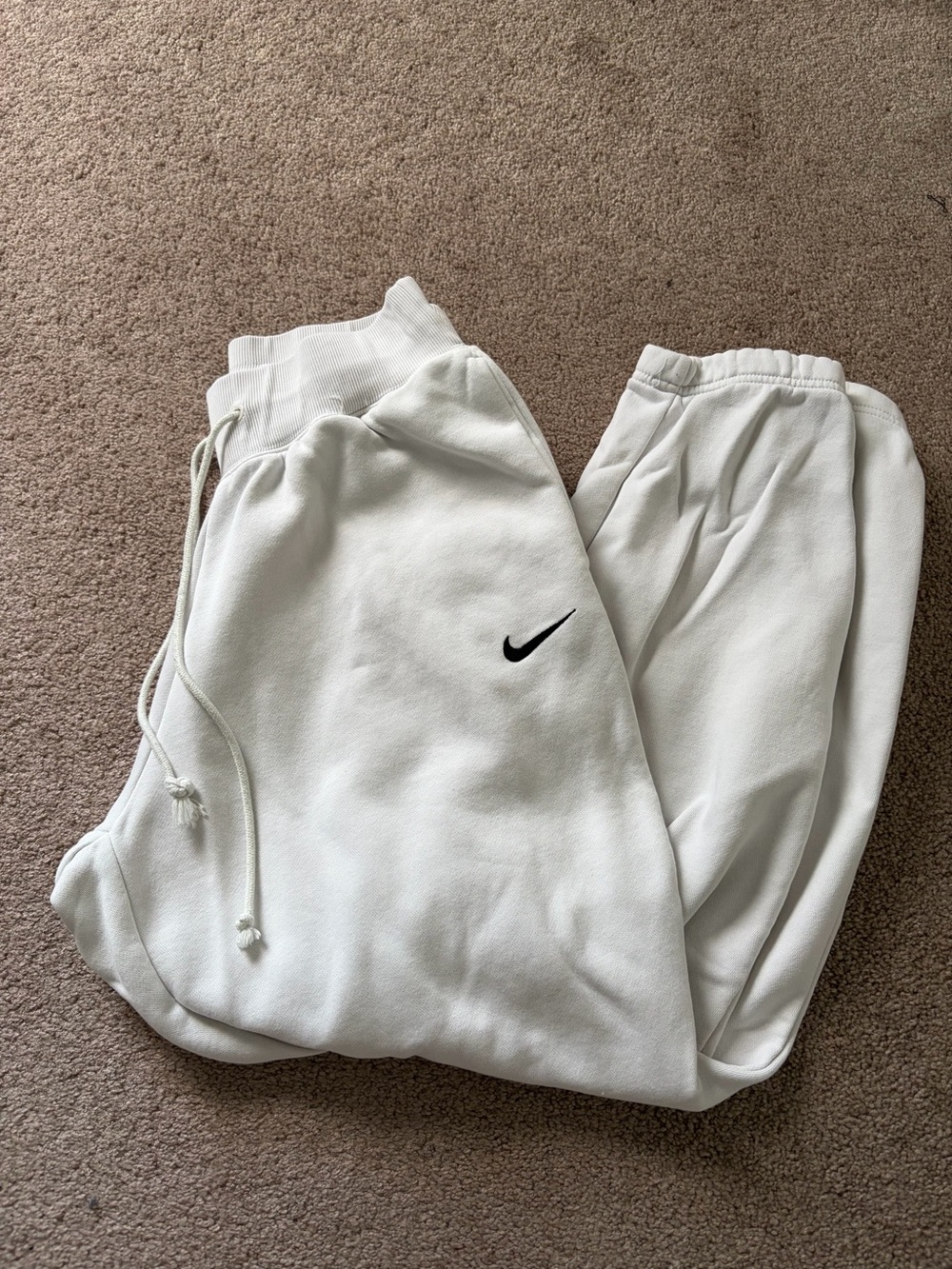 💚 NIKE - Women’s White Sweat Pants - AS IS